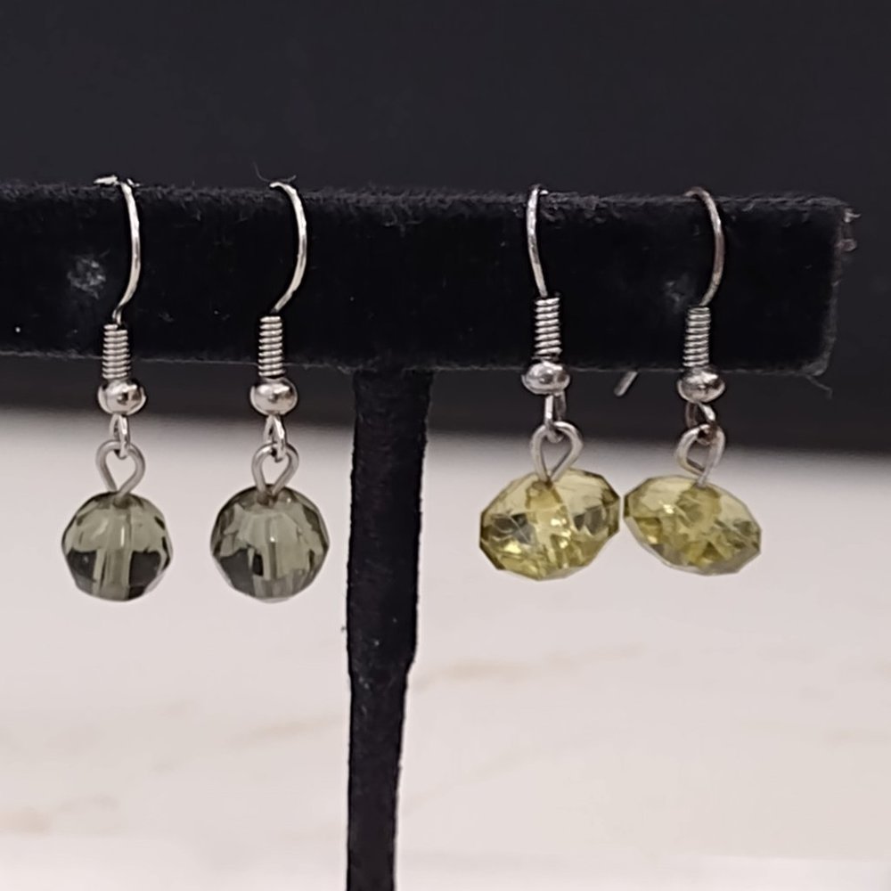 Two Pairs Short Dangle Earrings